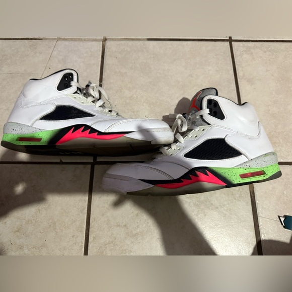 Jordan 5 Poison Ivy - Picture 2 of 11